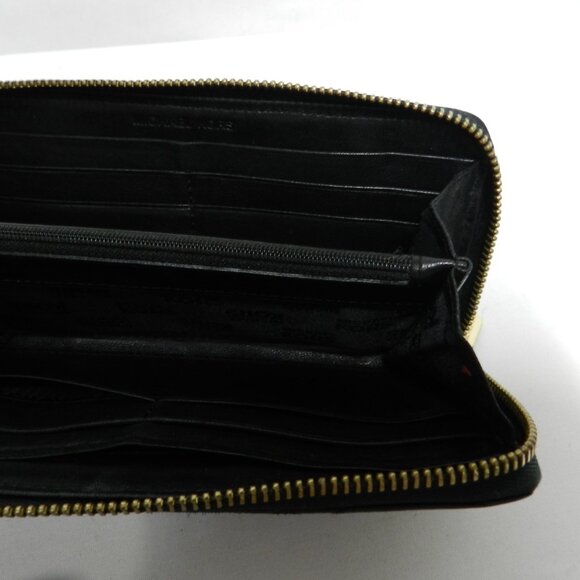 Michael Kors Leather quilted beaded clutch Wallet w/ Logo zip around 8" x 4" - Picture 14 of 14